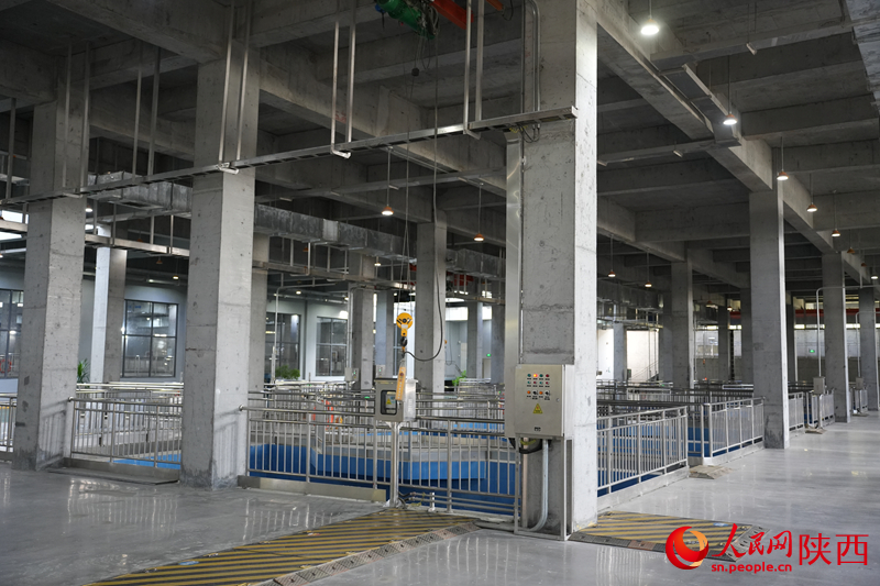 下沉到地下的污水處理環(huán)節(jié)。人民網記者 李志強攝
