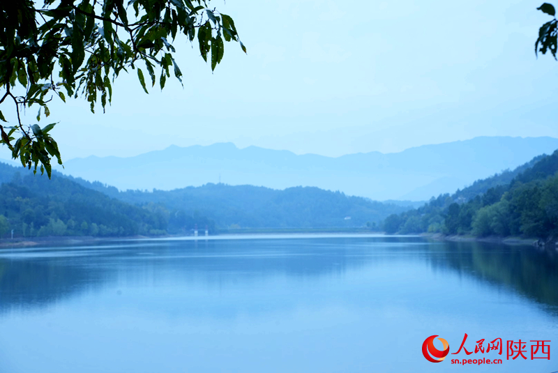 漢陰縣觀音河水庫。人民網(wǎng)記者 李志強攝